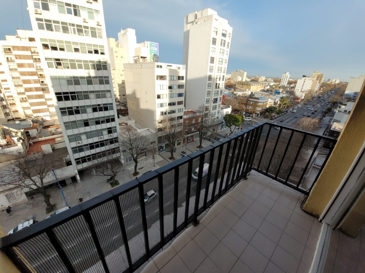 DEPARTAMENTO 2 AMBIENTES CON BALCON A LA CALLE